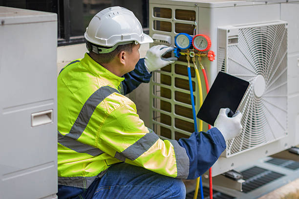 Professional Ductwork Repair technician working in Putnam, TX